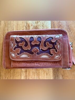 Leaders in Leather Handcrafted Brown Tooled Leather Western Clutch Black Cutouts